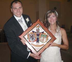 Regalo de boda her�ldica cer�mica de pico doble